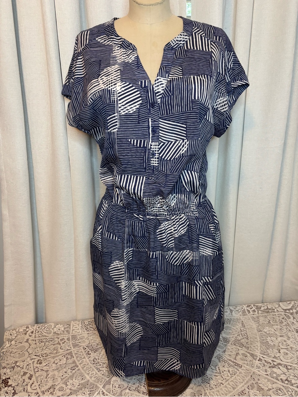 Gap Navy & White Geometric Print Shift Dress